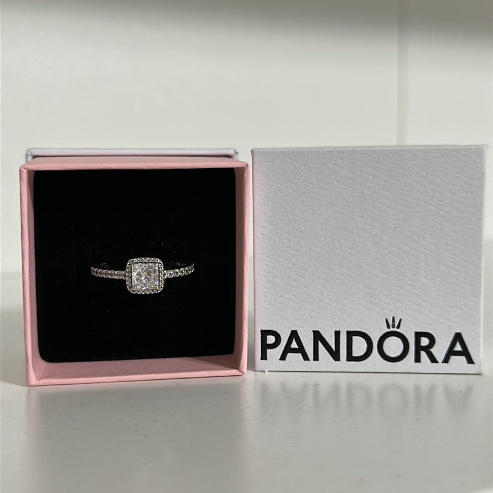 Pandora Ring 💍 Square Sparkle Halo Ring #8.5